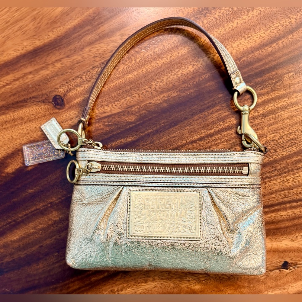 COACH POPPY Metallic Gold Leather Wristlet/ Clutch/ Mini Bag. 2 Hangtags! EUC